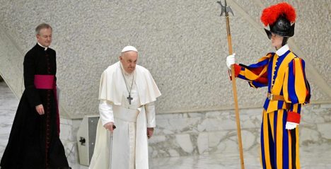 La posibilidad de renunciar del papa Francisco se comenta en el Vaticano