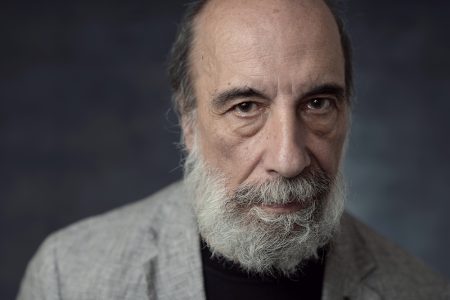 Poeta Raúl Zurita entre los candidatos latinoamericanos al Nobel de Literatura