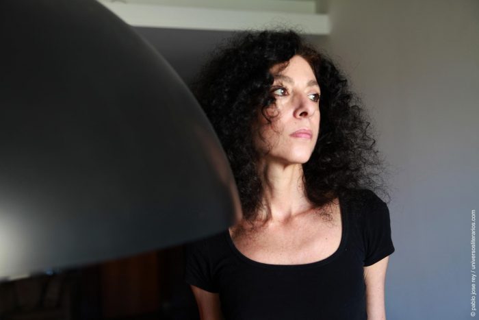 Escritora argentina Leila Guerriero vuelve a Chile para dictar charla magistral