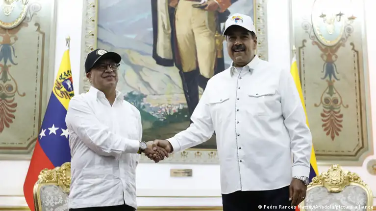 Petro aboga ante Maduro por “la paz política” en Venezuela
