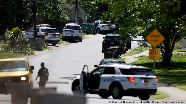 Cuatro policías y un fugitivo mueren en tiroteo en EE.UU.