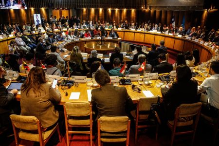COP3 del Acuerdo de Escazú aprueba en Chile un plan para proteger a defensores ambientales