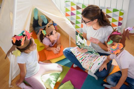 Storytelling para niños y niñas: Cómo la narración en voz alta estimula la creatividad