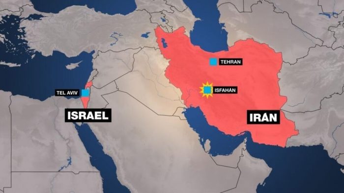 Irán reporta “fuertes explosiones” cerca de sitios nucleares y responde con defensas aéreas