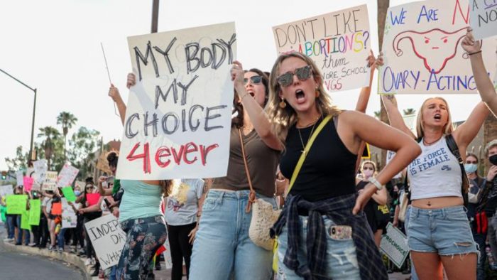 Arizona: Corte Suprema permite aplicar ley de 1864 que prohíbe el aborto en casi todos los casos