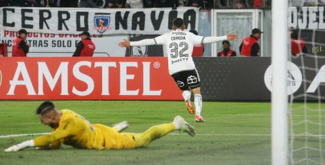 Colo Colo se impone con gol agónico ante Cerro Porteño y lidera grupo A de Copa Libertadores