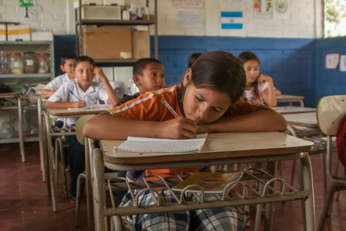 Niñas en El Salvador sufren “a niveles epidémicos” la violencia sexual: el tema que Bukele no habla