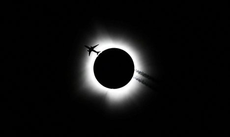 Universo Paralelo: El poder del eclipse