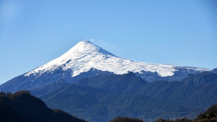 Leve actividad volcánica en el Volcán Villarrica: Senapred mantiene alerta amarilla