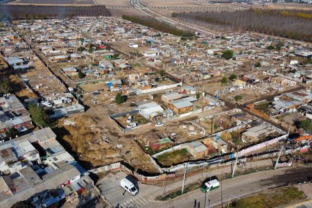 Se registran incidentes durante desalojo de toma “17 de Mayo” en Cerro Navia