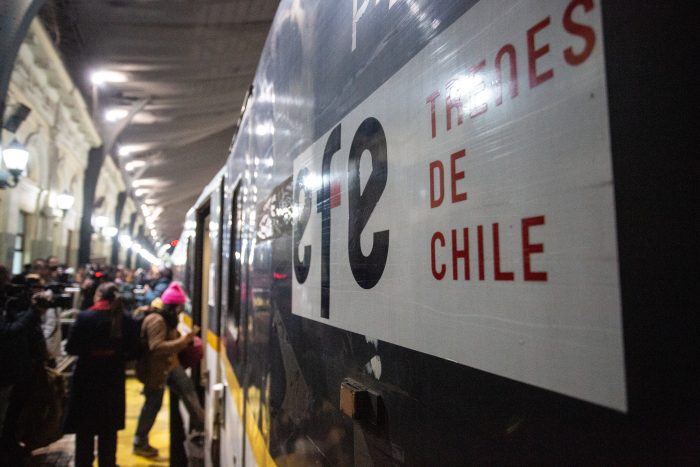 Tren nocturno Santiago-Temuco se descarriló en la Región de La Araucanía durante su viaje inaugural
