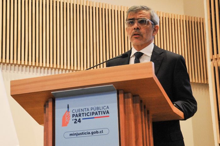 Ministro Cordero critica el "populismo penal": "No sacamos nada con encarcelar indiscriminadamente"