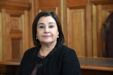 Suprema designa a Jenny Book como ministra en visita para investigar el caso del conscripto Vargas