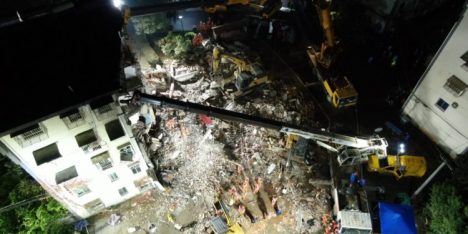 Cinco desaparecidos tras derrumbe parcial de edificio en este de China