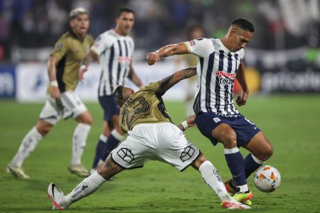 Con gol de Vidal, Colo Colo empata con Alianza Lima y sigue con vida en la Copa Libertadores