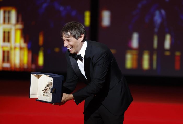 Estadounidense Sean Baker gana Palma de Oro en Cannes con comedia "Anora"