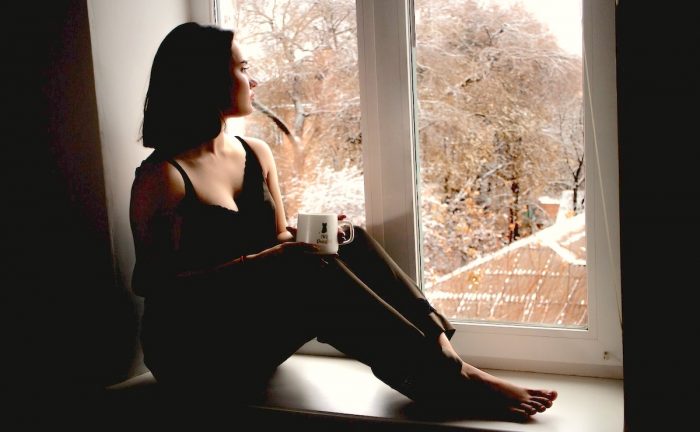 Salud mental: Mujeres chilenas enfrentan una mayor prevalencia de síntomas depresivos