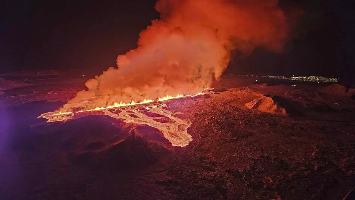 Reportan erupción volcánica en Islandia