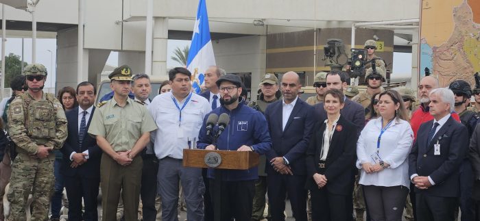 En visita relámpago a Arica Presidente Boric se deja caer en toma controlada por el Tren de Aragua