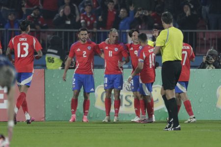 Misión Copa América: “La Roja” se despide de Chile con sólido triunfo frente a Paraguay