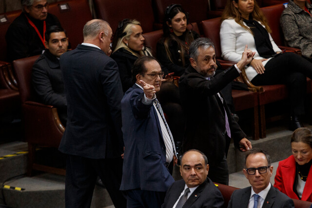 Tohá subestima a quienes se fueron del Congreso: Los “dirigentes más significativos se mantuvieron”