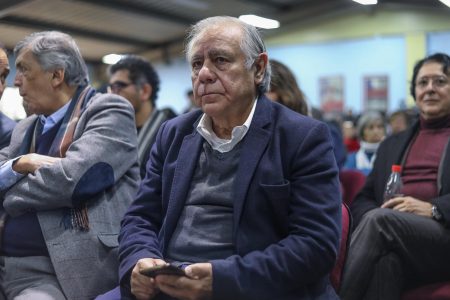 Movimiento telúrico en el PC: Gobierno remueve a Juan Andrés Lagos de subsecretaría de Interior