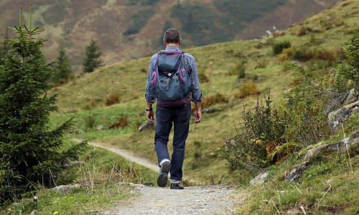 ¿Cuáles son los riesgos de realizar largas caminatas?: recomendaciones para evitar lesiones