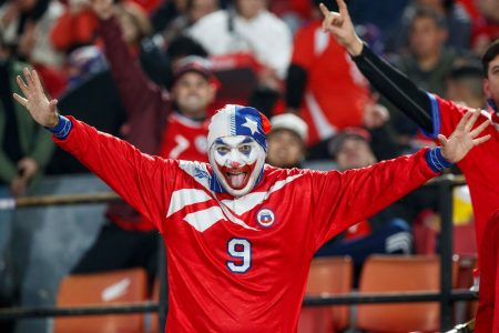 Llegaron tarde a los goles: hinchas vieron por error un Chile vs Paraguay antiguo