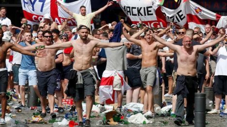 Reportan incidentes entre hinchas albaneses contra fanáticos serbios e ingleses en la Euro 2024
