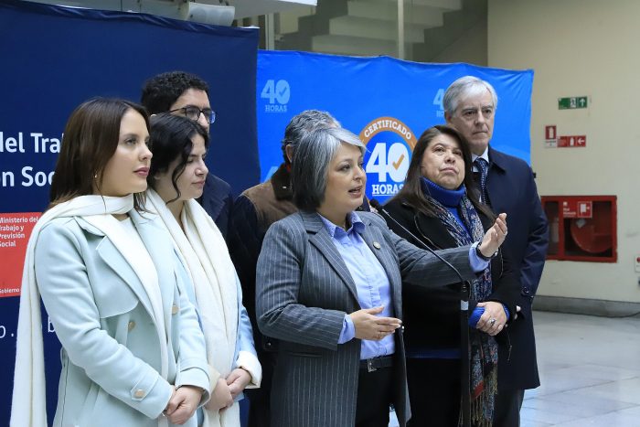 Ministras Jara y Orellana presentan propuesta legislativa de equidad salarial