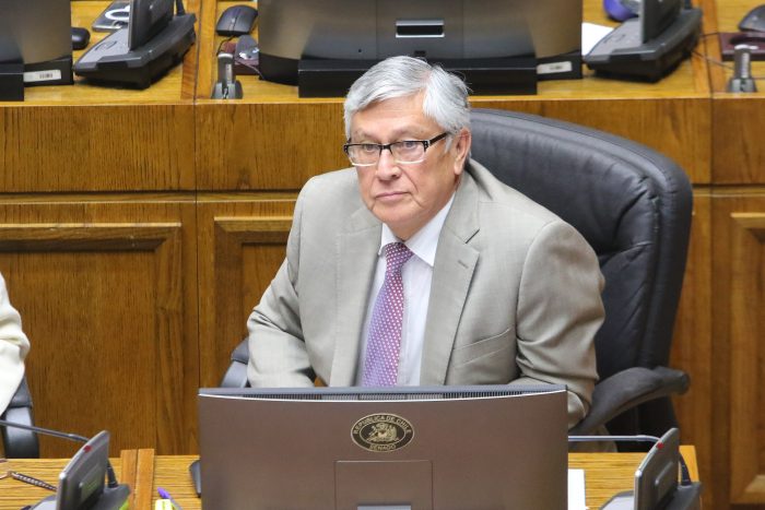 Senador Sandoval (UDI) descarta reforma previsional antes de elecciones de octubre: “Tiempos no dan”