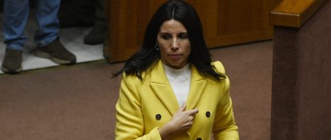 Senadora Gatica (RN) acusa “doble discurso” en la derecha por caso Eduardo Macaya