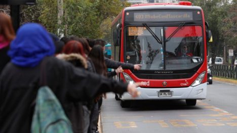 Alza en los pasajes del transporte público: revisa de cuánto será el aumento anunciado
