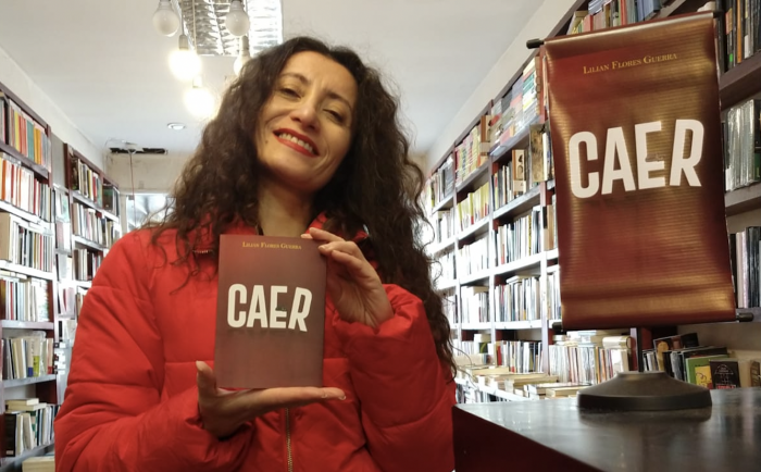Lanzamiento de novela “Caer” de Lilian Flores