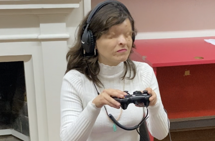 Estudiante desarrolla videojuego accesible para personas con discapacidad visual