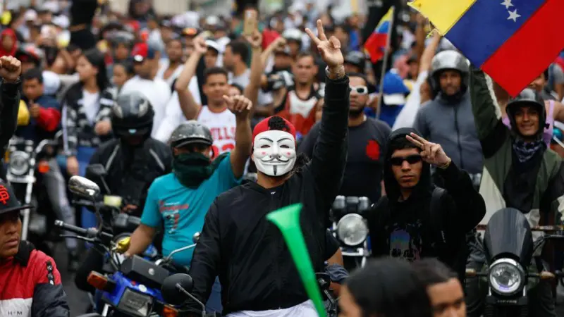 Protestas en Venezuela por triunfo de Maduro dejan al menos 11 muertos y 177 detenidos