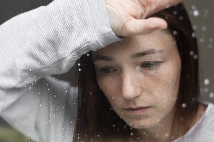 ¿Cómo afrontar la falta de ánimo en invierno?: Conoce 4 recomendaciones y a quiénes les afecta más