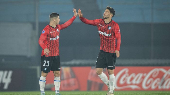 Huachipato se agiganta en Montevideo y avanza a los octavos de la Sudamericana