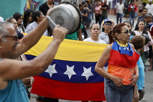 Partido Comunista de Venezuela encara a Maduro y advierte "situaciones de violencia"