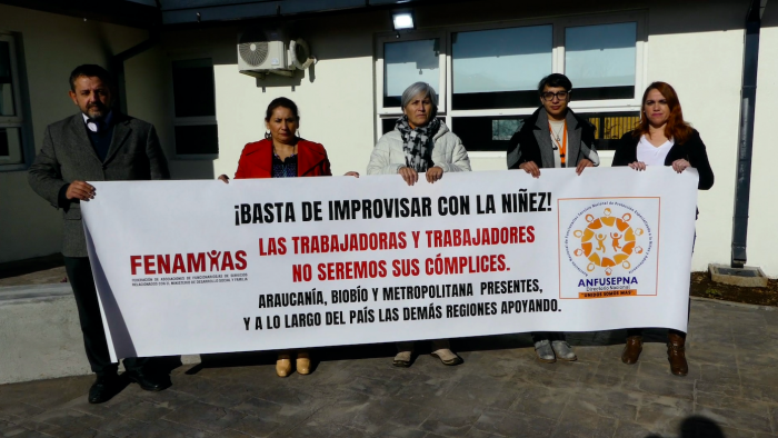 "Basta de improvisar con la Niñez": funcionarios se manifestaron en nueva residencia de Temuco