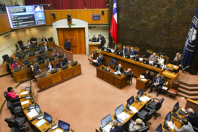 Senado despachó a la Cámara veto presidencial a proyecto de elección en dos días