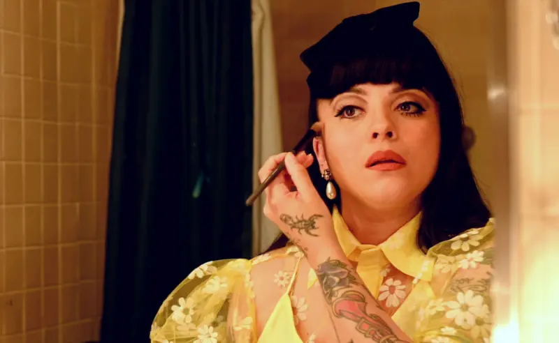 5 revelaciones de la extraordinaria vida de Mon Laferte contadas en un nuevo documental de Netflix