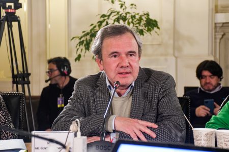 Senador UDI, Gonzalo Sanhueza se retira de la Sala y no se puede votar igualdad salarial