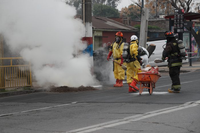 Emergencia química en Pudahuel obliga a evacuar a vecinos del sector