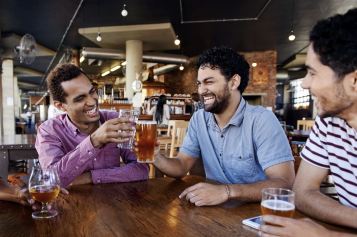 La sostenibilidad detrás de la cerveza, una de las bebidas más populares en Chile