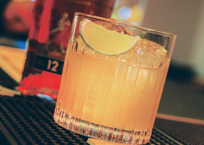 Celebran la semana del whisky sour en Santiago