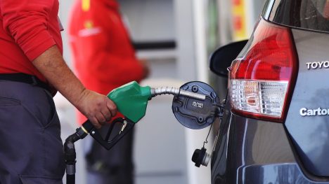 Precio de la bencina: revisa si sube o baja el precio del combustible esta semana