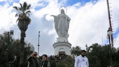 Feriado jueves 15 de agosto: revisa si abren los malls y supermercados