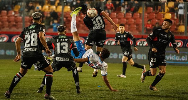 Universidad Católica no logra escalar a la cima tras empate 1-1 con Palestino