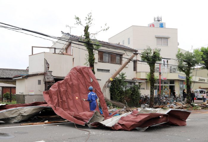 Tifón Shanshan sigue causando daños en Japón